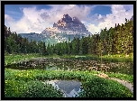 Jezioro Antorno Lake, Góry Dolomity, Masyw Tre Cime di Lavaredo, Las, Drzewa, Mostek, Prowincja Belluno, Włochy