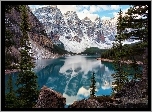 Góry, Jezioro Moraine Lake, Park Narodowy Banff, Kanada, Las