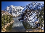 Stany Zjednoczone, Kalifornia, Park Narodowy Yosemite, Jezioro Ellery, Góry, Zima