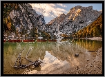 Włochy, Południowy Tyrol, Jezioro, Lago di Braies, Pragser Wildsee, Góry, Dolomity, Łódki, Drzewa