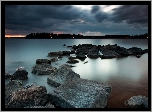 Jezioro, Kamienie
