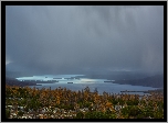 Jezioro Jack London Lake, Góry, Chmury, Drzewa, Rośliny, Jesień, Kołyma, Obwód magadański, Rosja