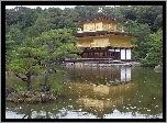 Świątynia Kinkakuji, Złoty Pawilon, Staw Kyko chi, Drzewa, Kioto,  Japonia