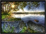 Promienie, Jezioro, Kamienie