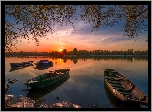 Jezioro, Łódki, Zachód słońca, Gałęzie