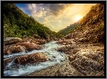 Stany Zjednoczone, Kalifornia, Park Narodowy Sekwoi, Rzeka Kaweah River, Skały, Drzewa