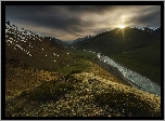 Góry Tienszan, Chmury, Promienie słońca, Rzeka Chon-Kemin, Kirgistan