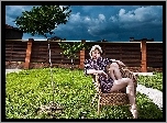 Kobieta, Siedząca, Chmury, Ogród