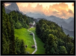Wieś Wamberg, Góry, Wzgórza, Droga, Kościół św Anny, Drzewa, Chmury, Bawaria, Niemcy