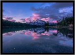 Góry, Mount Rundle, Jezioro, Two Jack Lake, Drzewa, Wschód słońca, Park Narodowy Banff, Prowincja Alberta, Kanada