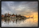 Norwegia, Larvik, Zatoka Oslofjord, Morze, Domy, Kościół, Dźwigi