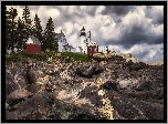 Latarnia morska Pemaquid Point Lighthouse Park, Skały, Chmury, Miasto Bristol, Stan Maine, Stany Zjednoczone