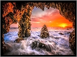 Morze, Jaskinia, Skały, Zachód słońca, Malibu, Hrabstwo Los Angeles, Kalifornia, Stany Zjednoczone
