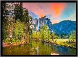 Park Narodowy Yosemite, Rzeka, Merced River, Góry, Sierra Nevada, Wodospad, Drzewa, Kalifornia, Stany Zjednoczone
