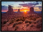 Stany Zjednoczone, Wyżyna Kolorado, Dolina Skał, Monument Valley, Skały, Promienie słońca