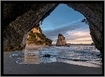 Nowa Zelandia, Półwysep Coromandel, Region Waikato, Zatoka Cathedral Cove, Rezerwat, Jaskinia, Morze, Skały