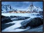 Norwegia, Lofoty, Góry, Wioska Sakrisøy, Kamienie, Zima, Morze