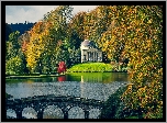 Jesień, Jezioro, Most, Drzewa, Budowla, Panteon, Ogród, Rezydencja Stourhead, Wiltshire, Anglia