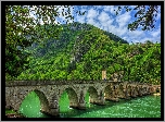 Most łukowy, Mehmeda Paszy Sokolovicia, Rzeka Drina, Góry, Drzewa, Visegrad, Bośnia i Hercegowina