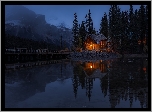 Park Narodowy Yoho, Jezioro Emerald Lake, Dom, Most, Góry, Las, Drzewa, Prowincja Kolumbia Brytyjska, Kanada