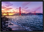 Stany Zjednoczone, Stan Kalifornia, Most Golden Gate Bridge, Cieśnina Golden Gate, Zachód słońca, Kamienie