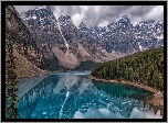  Kanada, Prowincja Alberta, Park Narodowy Banff, Jezioro Moraine, Góry, Drzewa, Chmury