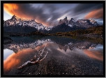Góry, Cordillera del Paine, Jezioro, Ciemne, Chmury, Park Narodowy Torres del Paine, Patagonia, Chile