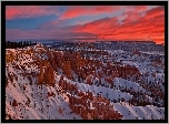 Stany Zjednoczone, Stan Utah, Park Narodowy Bryce Canyon, Kaniony, Śnieg, Czerwone, Niebo