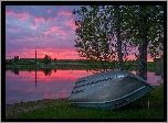 Zachód słońca, Różowe, Niebo, Jezioro, Sand Lake, Łódka, Drzewa, Trawa, Wisconsin, Stany Zjednoczone