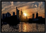 Domy, Wieżowce, Zachód słońca, Rzeka Men, Frankfurt nad Menem, Niemcy