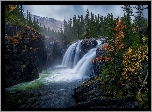 Jesień, Góry, Świerki, Skały, Wodospad Rjukandefossen, Gmina Hemsedal, Norwegia