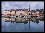 Francja, Normandia, Honfleur, Domy, Jachty, Rzeka Sekwana, Port, Odbicie