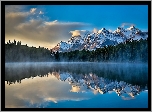 Kanada, Park Narodowy Banff, Jezioro Herbert, Las, Góry, Mgła, Odbicie