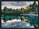 Staw, Thorne Pond, Drzewa, Chmury, Odbicie, Bartlett, Stan New Hampshire, Stany Zjednoczone