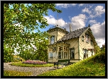 Dworek, Ogród, Ławki