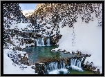 Drzewa, Zima, Kaskada, Rzeka, Arazas Rio, Dolina Ordesy, Park Narodowy Ordesa y Monte Perdido, Hiszpania