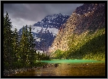 Park Narodowy Jasper, Góry, Góra, Mount Edith Cavell, Rzeka, Astoria River, Drzewa, Lasy, Chmury, Alberta, Kanada