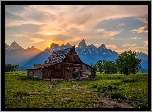 Chata, Góry, Zachód słońca, Promienie słońca, Drzewa, Park Narodowy Grand Teton, Stan Wyoming, Stany Zjednoczone