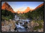 Stany Zjednoczone, Stan Montana, Park Narodowy Glacier, Wodospad Swiftcurrent Falls, Góry, Skały, Drzewa, Rzeka
