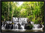 Wodospad Sam Lan Waterfall, Park Narodowy Namtok Sam Lan, Prowincja Saraburi, Tajlandia, Drzewa, Las