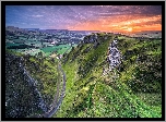 Anglia, Derbyshire, Park Narodowy Peak District, Góry, Przełęcz, Winnats Pass, Wschód słońca