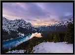 Kanada, Park Narodowy Banff, Jezioro Peyto Lake, Góry Canadian Rockies, Lasy, Zima