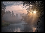 Wschód słońca, Przebijające światło, Mgła, Rzeka Istra, Drzewa, Obwód moskiewski, Rosja