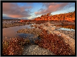 Jesień, Jezioro Ładoga, Skały, Rośliny, Drzewa, Chmury, Karelia, Rosja
