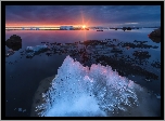 Lód, Zima, Promienie słońca, Jezioro, Zbiornik Rybiński, Obwód jarosławski, Rosja