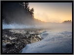 Finlandia, Karelia Północna, Miasto Lieksa, Ruunaa, Rzeka Neitikoski Rapid, Zima, Mgła, Drzewa