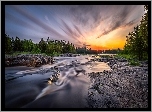 Finlandia, Rzeka Kiiminkijoki, Zachód słońca, Drzewa, Skały, Kamienie