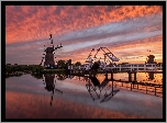 Holandia, Region Alblasserwaard, Wieś Kinderdijk, Most, Wiatraki, Zachód Słońca, Rzeka
