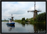 Rzeka, Statek, Wiatraki, Wieś Kinderdijk, Holandia