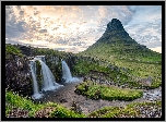 Góra Kirkjufell, Rzeka, Wodospad Kirkjufellsfoss, Wschód słońca, Chmury, Półwysep Snaefellsnes, Islandia